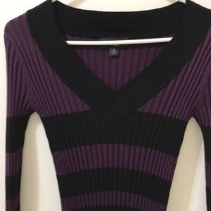 AGB black and purple v-neck top - size small